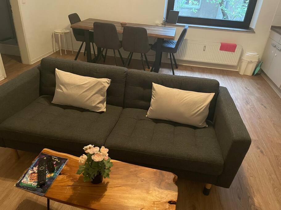 Zentrale Wohnung Direkt Am Hauptbahnhof - Bismarck Düsseldorf Exteriör bild