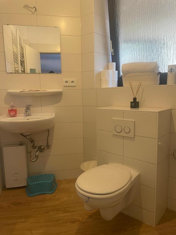 Zentrale Wohnung Direkt Am Hauptbahnhof - Bismarck Düsseldorf Exteriör bild