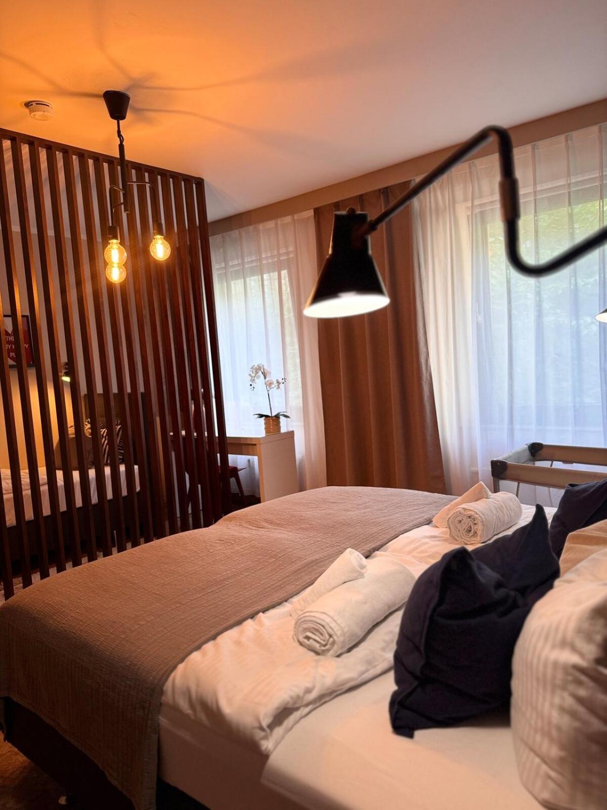 Zentrale Wohnung Direkt Am Hauptbahnhof - Bismarck Düsseldorf Exteriör bild