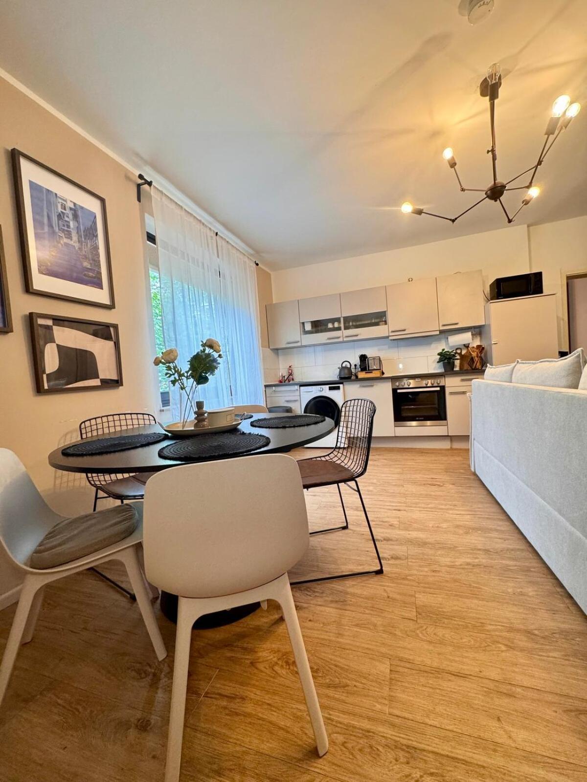 Zentrale Wohnung Direkt Am Hauptbahnhof - Bismarck Düsseldorf Exteriör bild