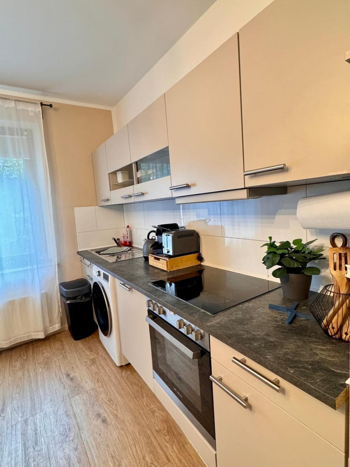 Zentrale Wohnung Direkt Am Hauptbahnhof - Bismarck Düsseldorf Exteriör bild