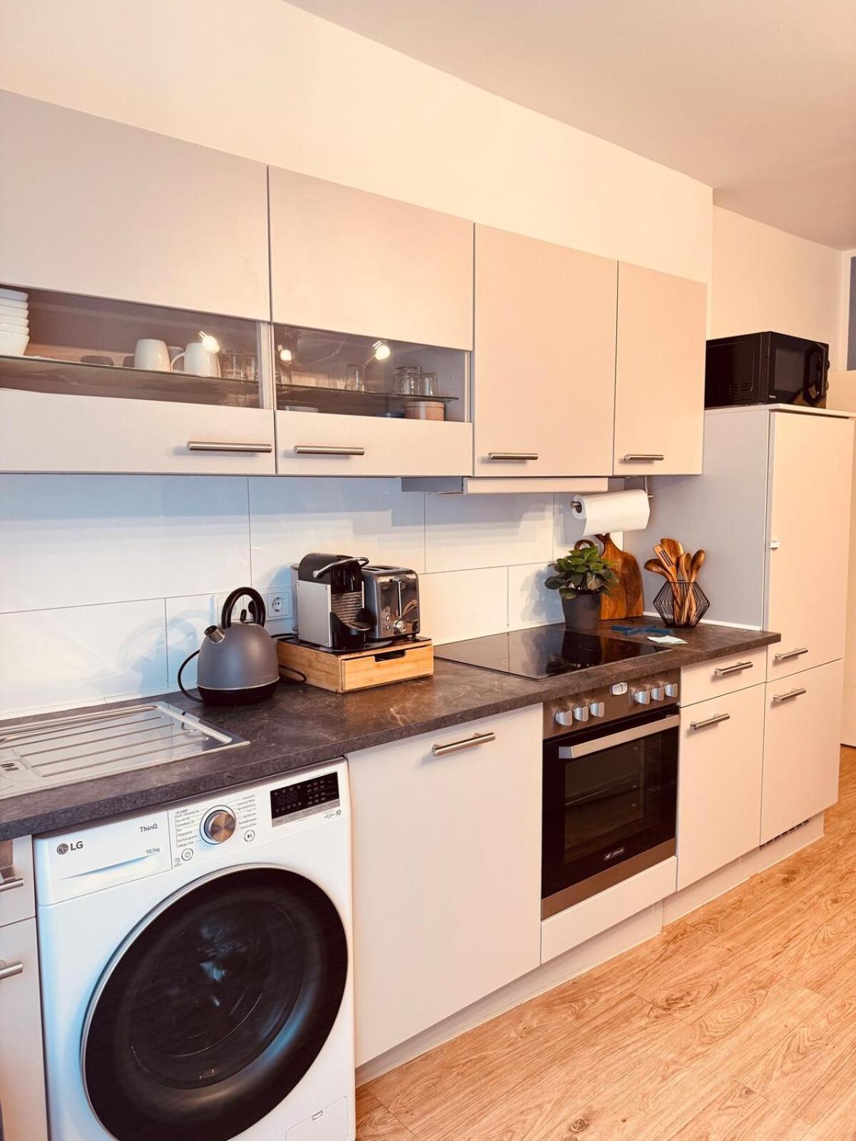 Zentrale Wohnung Direkt Am Hauptbahnhof - Bismarck Düsseldorf Exteriör bild